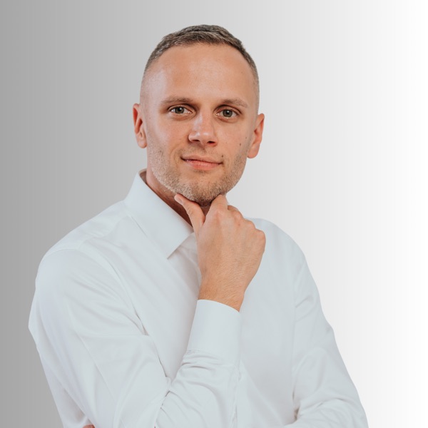 Michał Kwiatosiński – Ekspert ds. kredytów i ubezpieczeń
